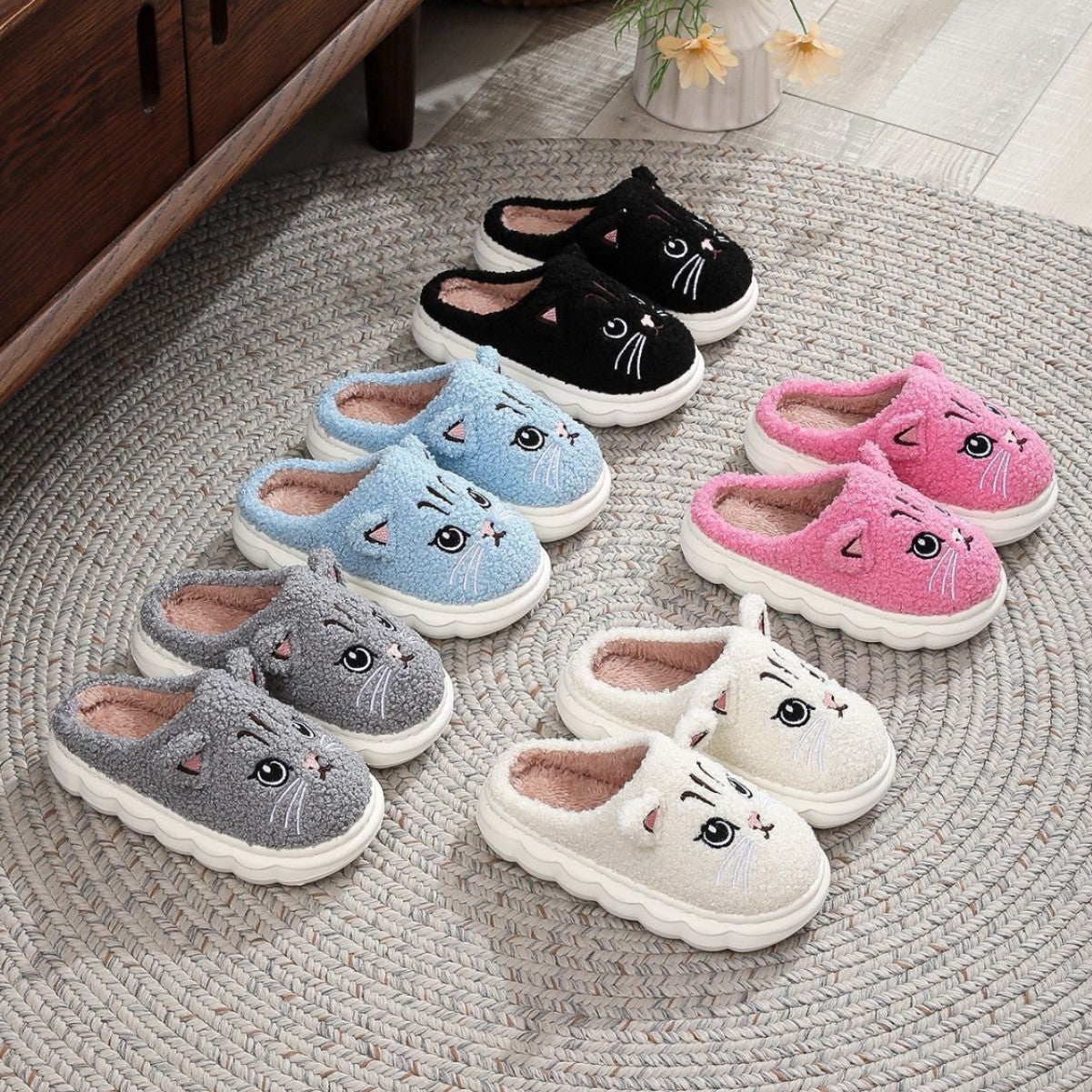 Slippers Cartoon Kitty en Peluche – Chaleur et Style pour Petits et Grands