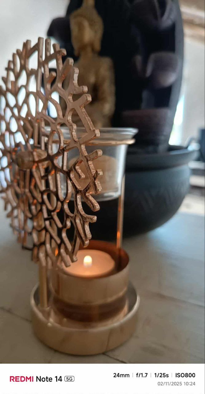 Brûleur de Parfum "Corail" – Design Organique & Sérénité