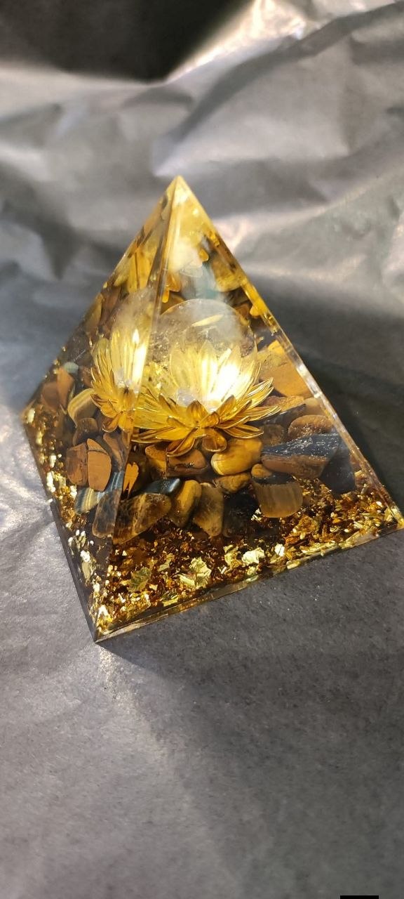 Bouclier Énergétique en Pierre Naturelle et Résine (6x6 cm)