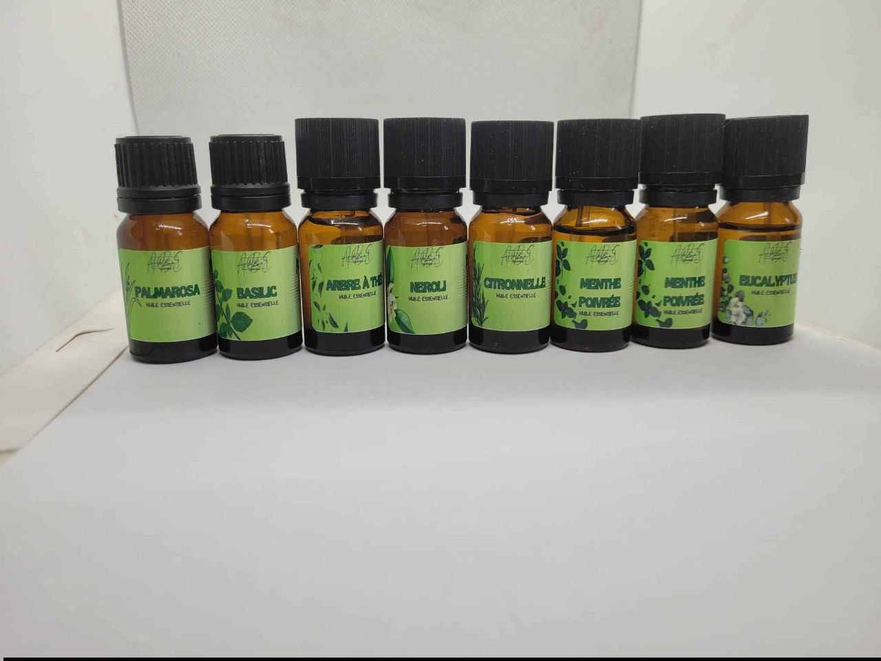 Huiles Essentielles 100% Pures & Naturelles : Vos Soins de Massage, Beauté et Bien-être