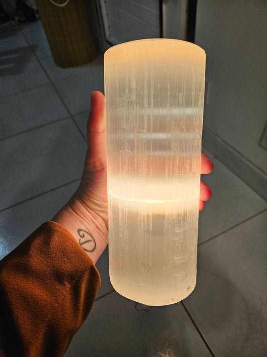 Lampe Sélénite Cylindre (20cm) : Lumière Sacrée & Pierre Naturelle Purifiante